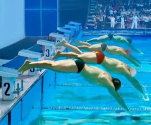 Swimming Pool Race full screen